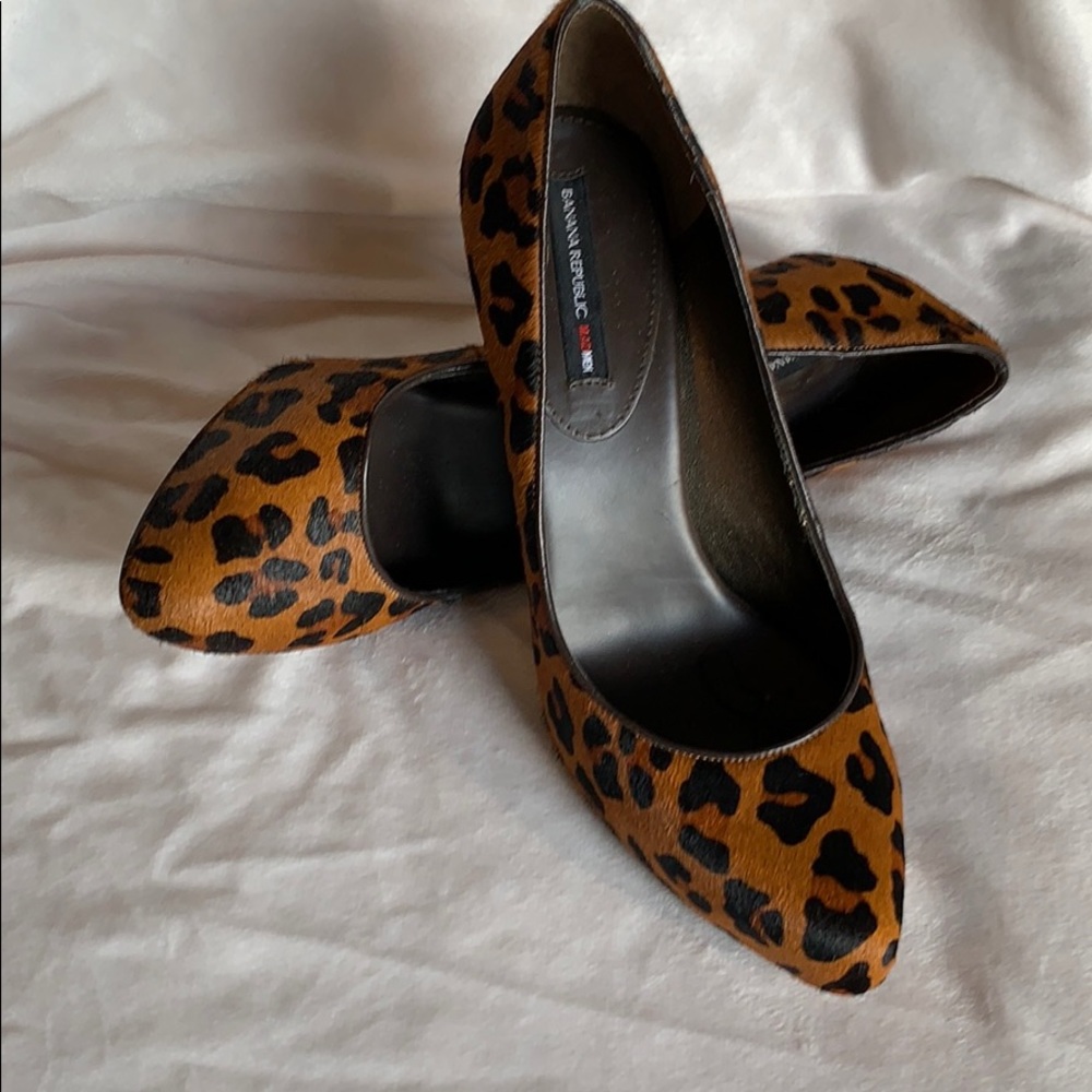 Banana Republic high heel pumps